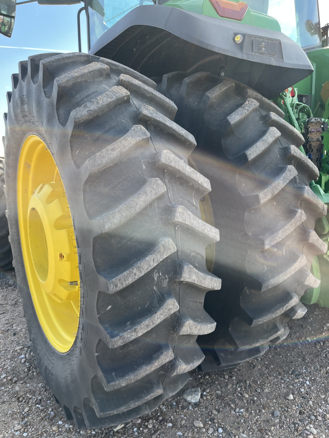 2024 John Deere 8R 370 Image 16