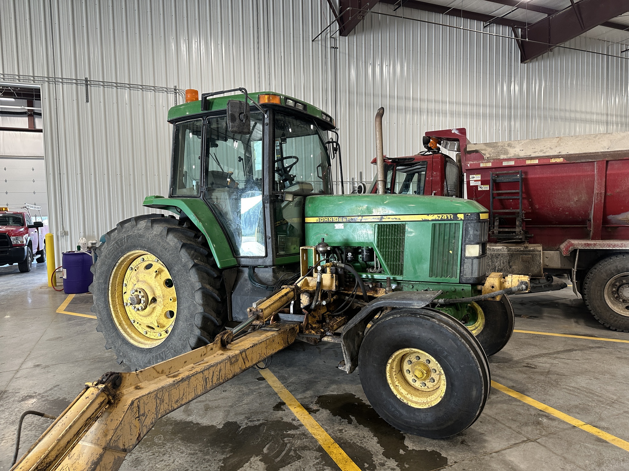2001 John Deere 7410 Image 1