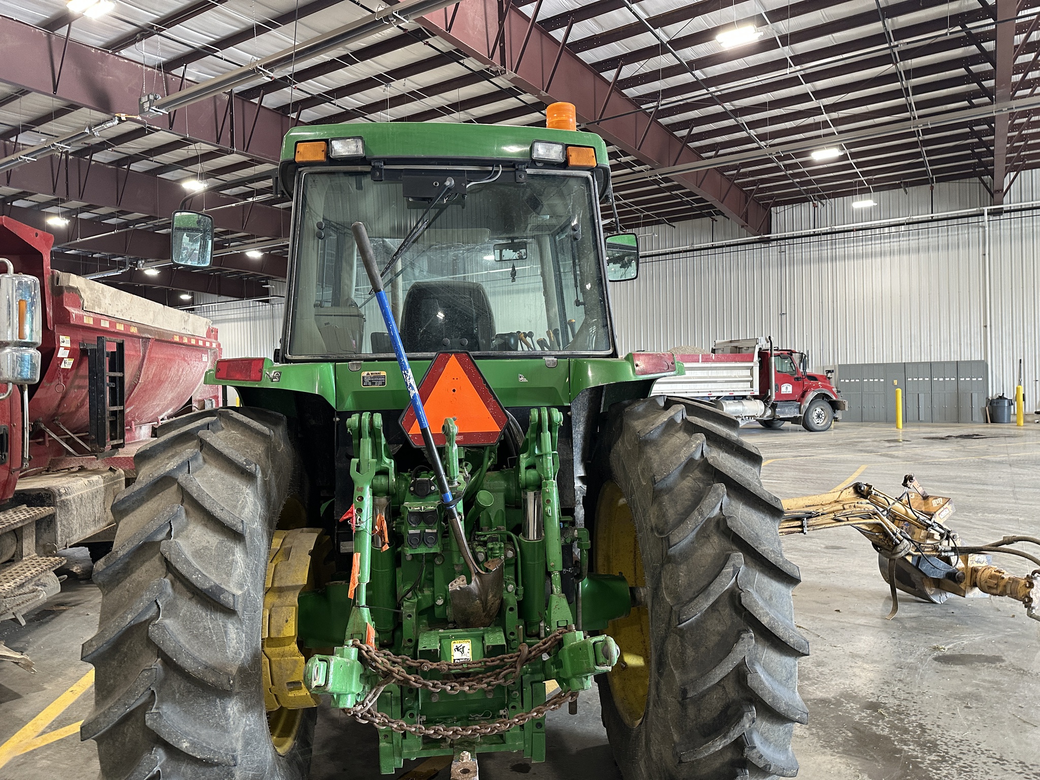 2001 John Deere 7410 Image 14