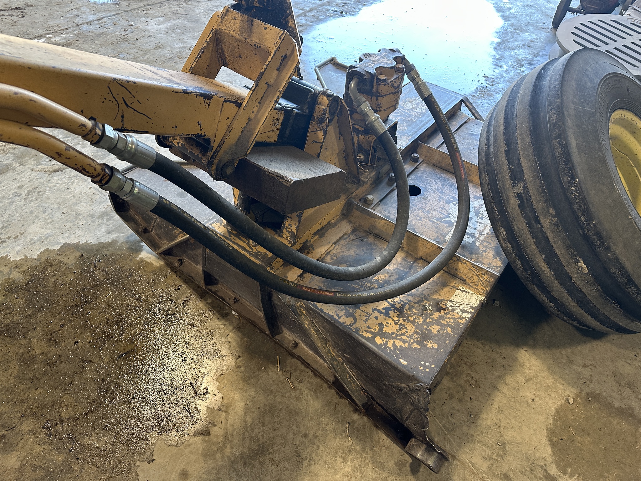 2001 John Deere 7410 Image 21