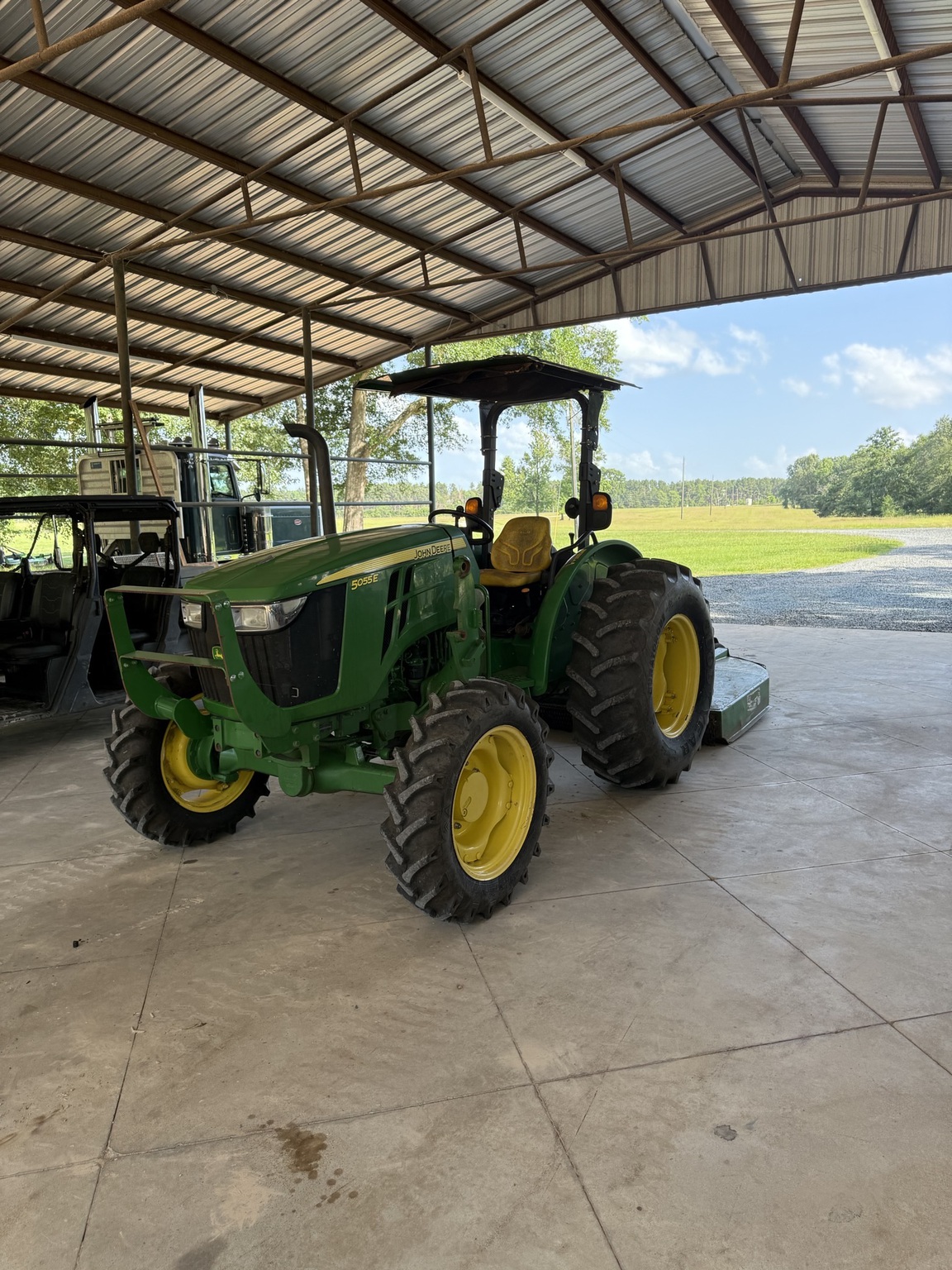 2017 John Deere 5055E Image 1