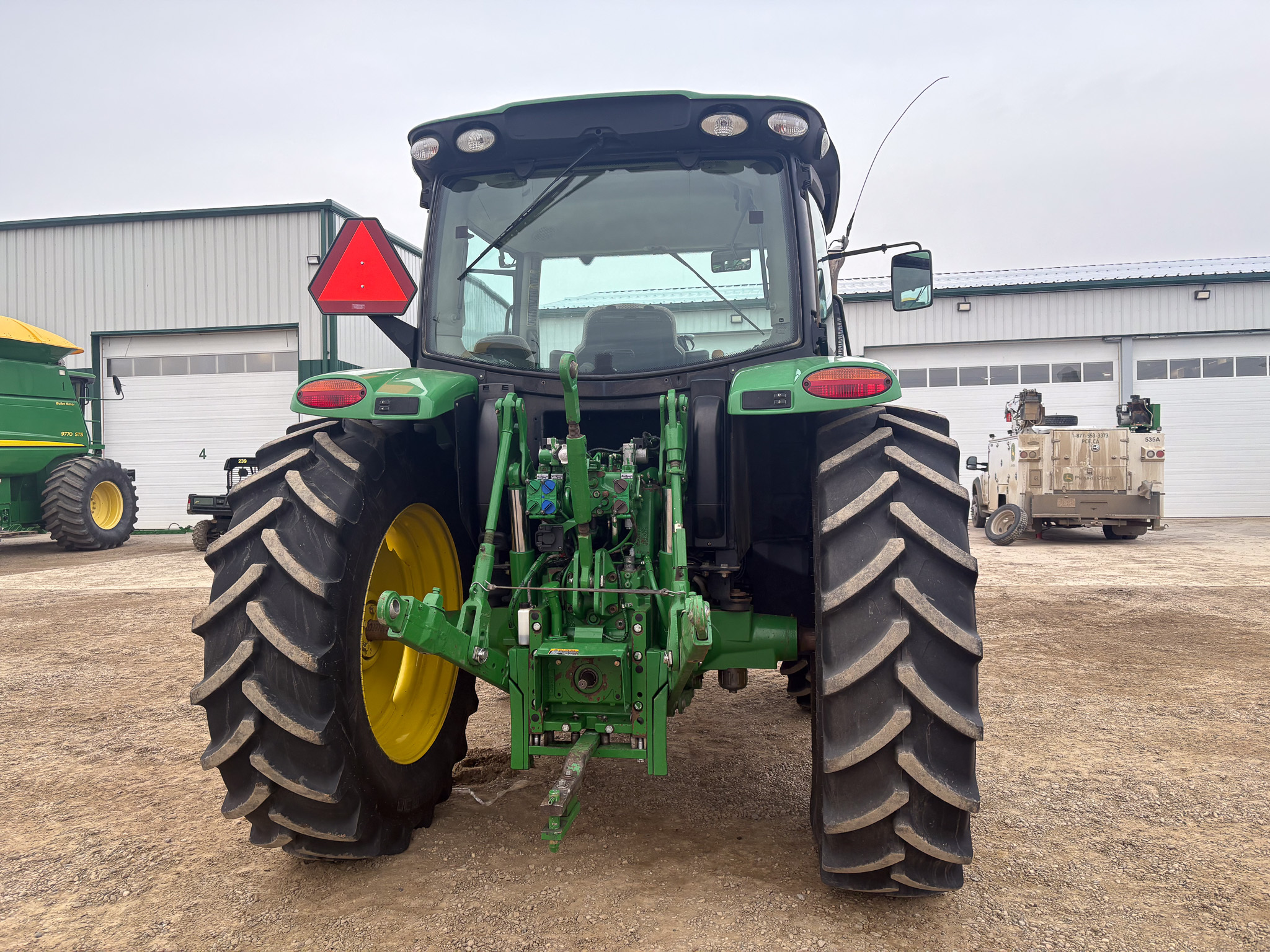 2012 John Deere 6125R Image 3