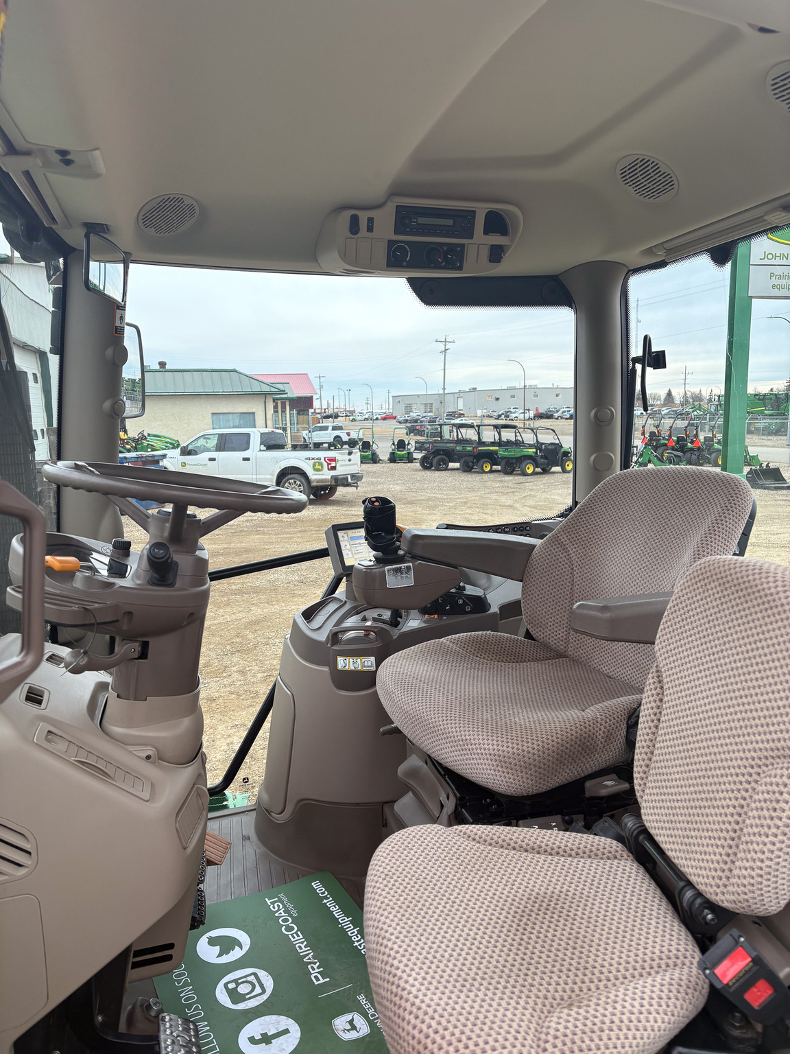 2012 John Deere 6125R Image 8