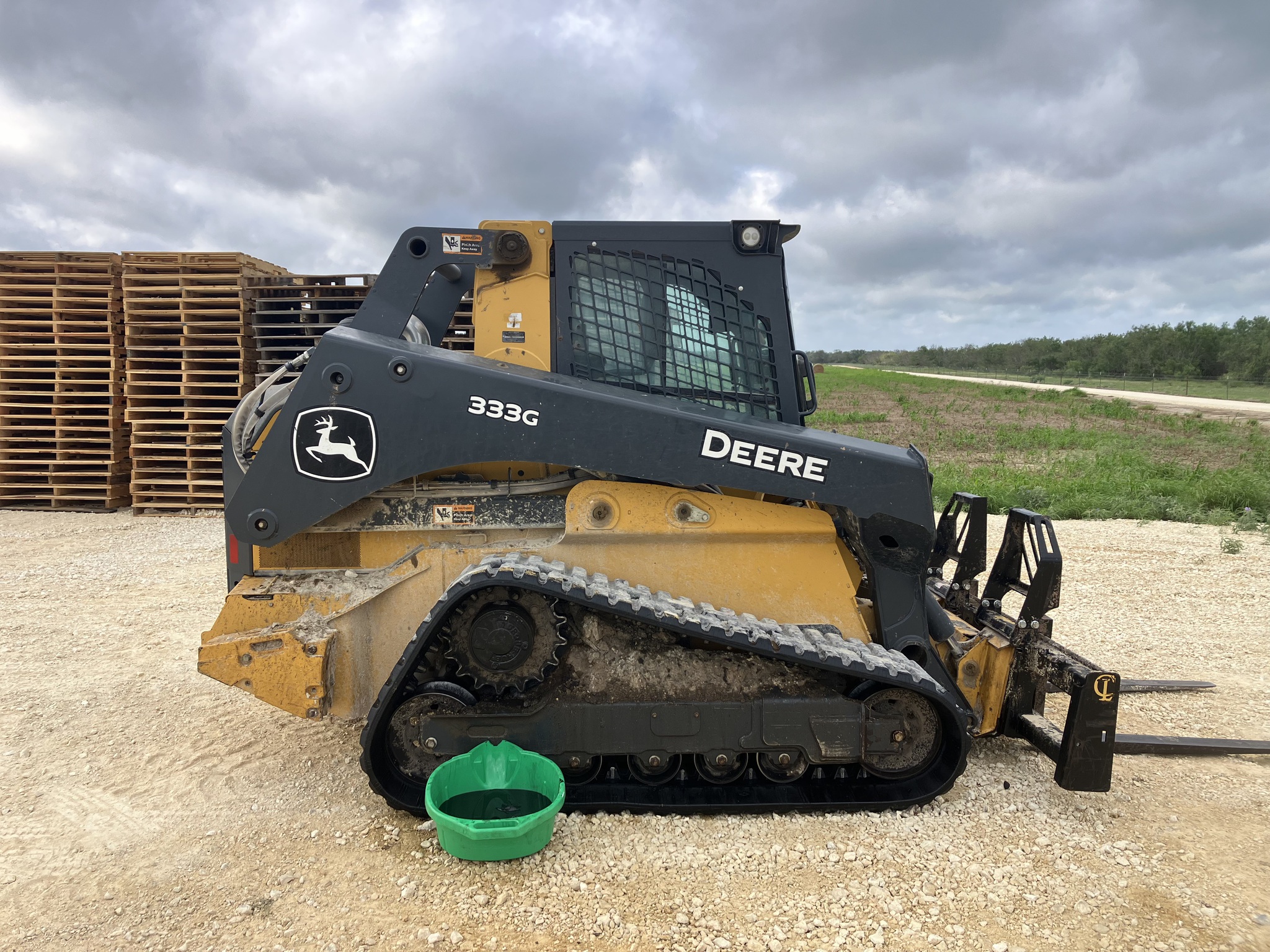 2019 John Deere 333G Image 4