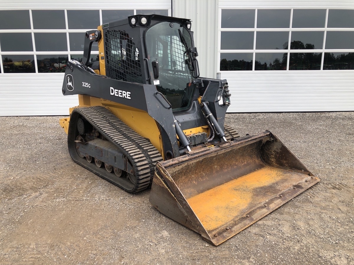 2022 John Deere 325G Image 4