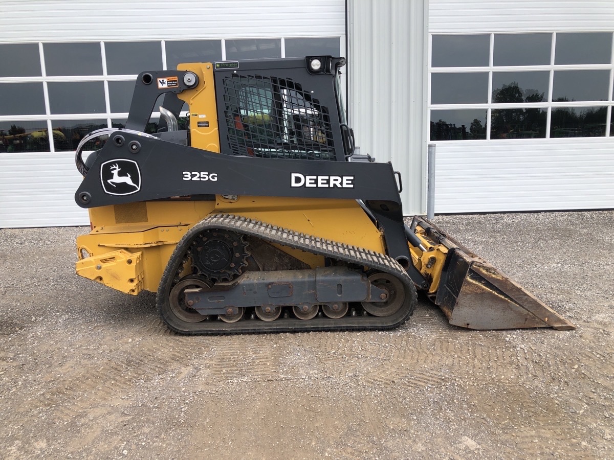 2022 John Deere 325G Image 5