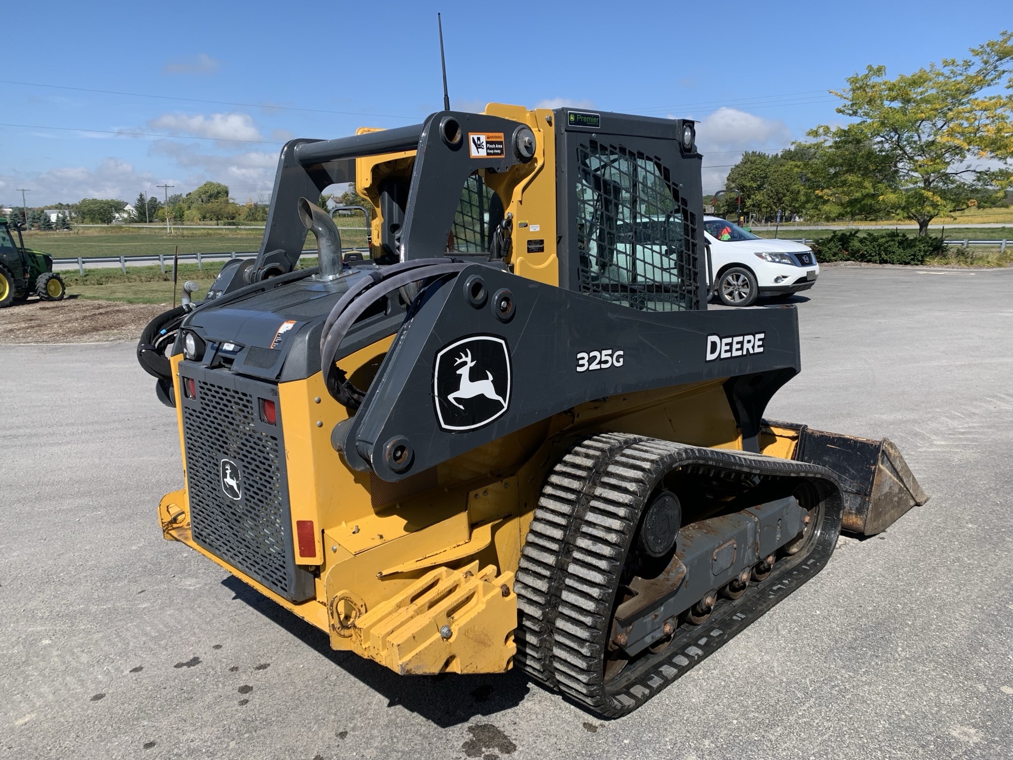 2022 John Deere 325G Image 6