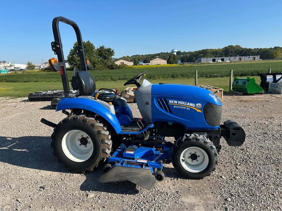 2015 New Holland Boomer 24 Image 1