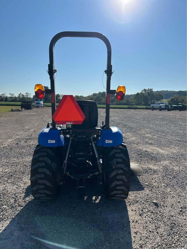 2015 New Holland Boomer 24 Image 4