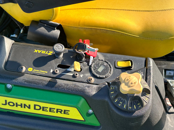 2023 John-Deere Z915E