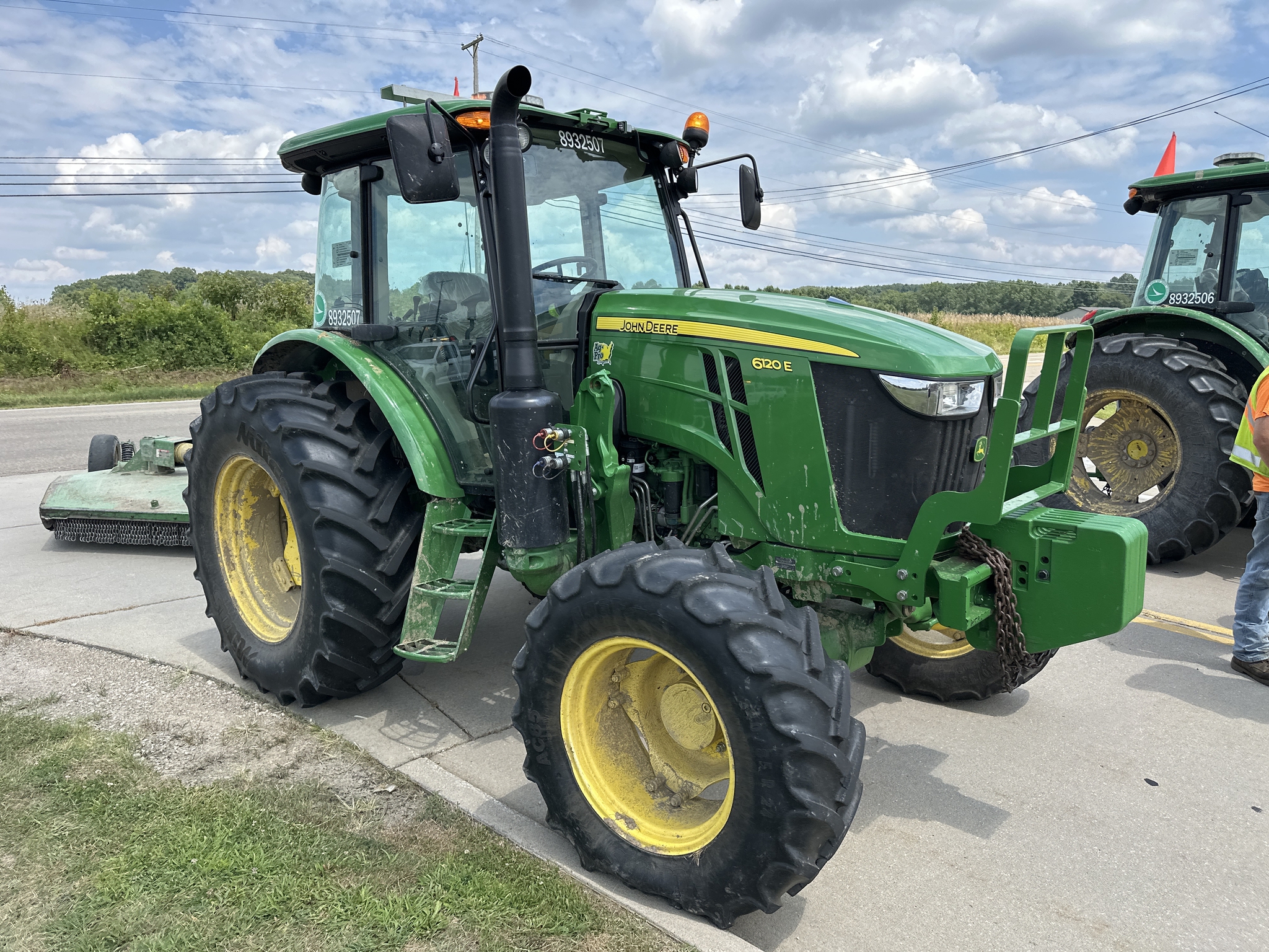 2023 John Deere 6120E Image 7