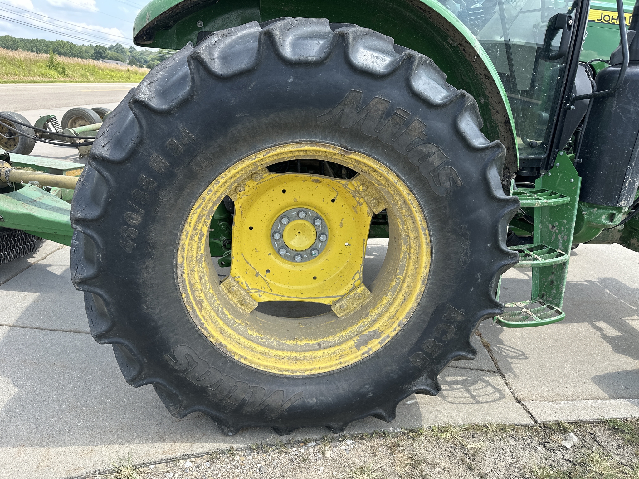 2023 John Deere 6120E Image 9
