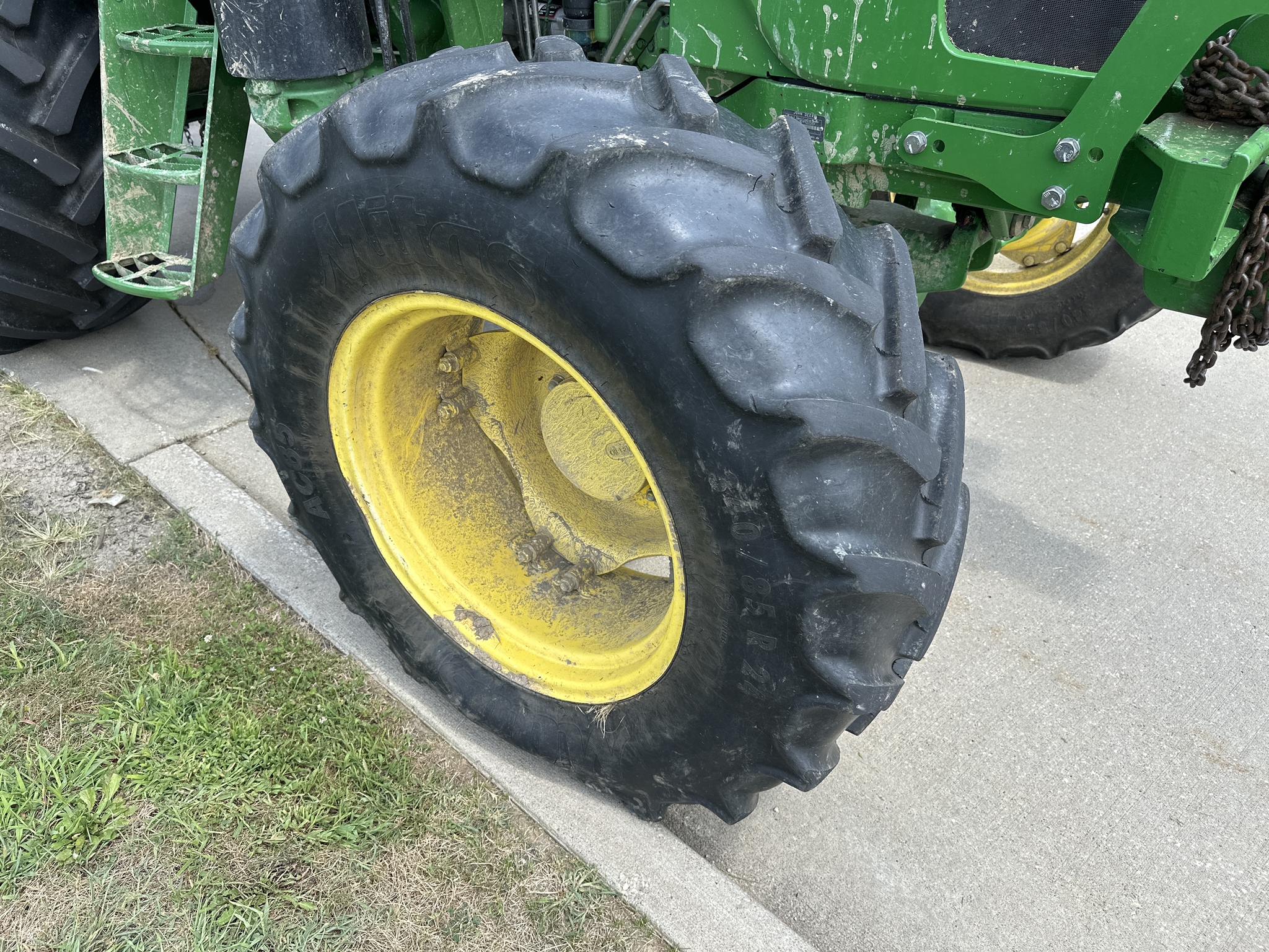 2023 John Deere 6120E Image 12