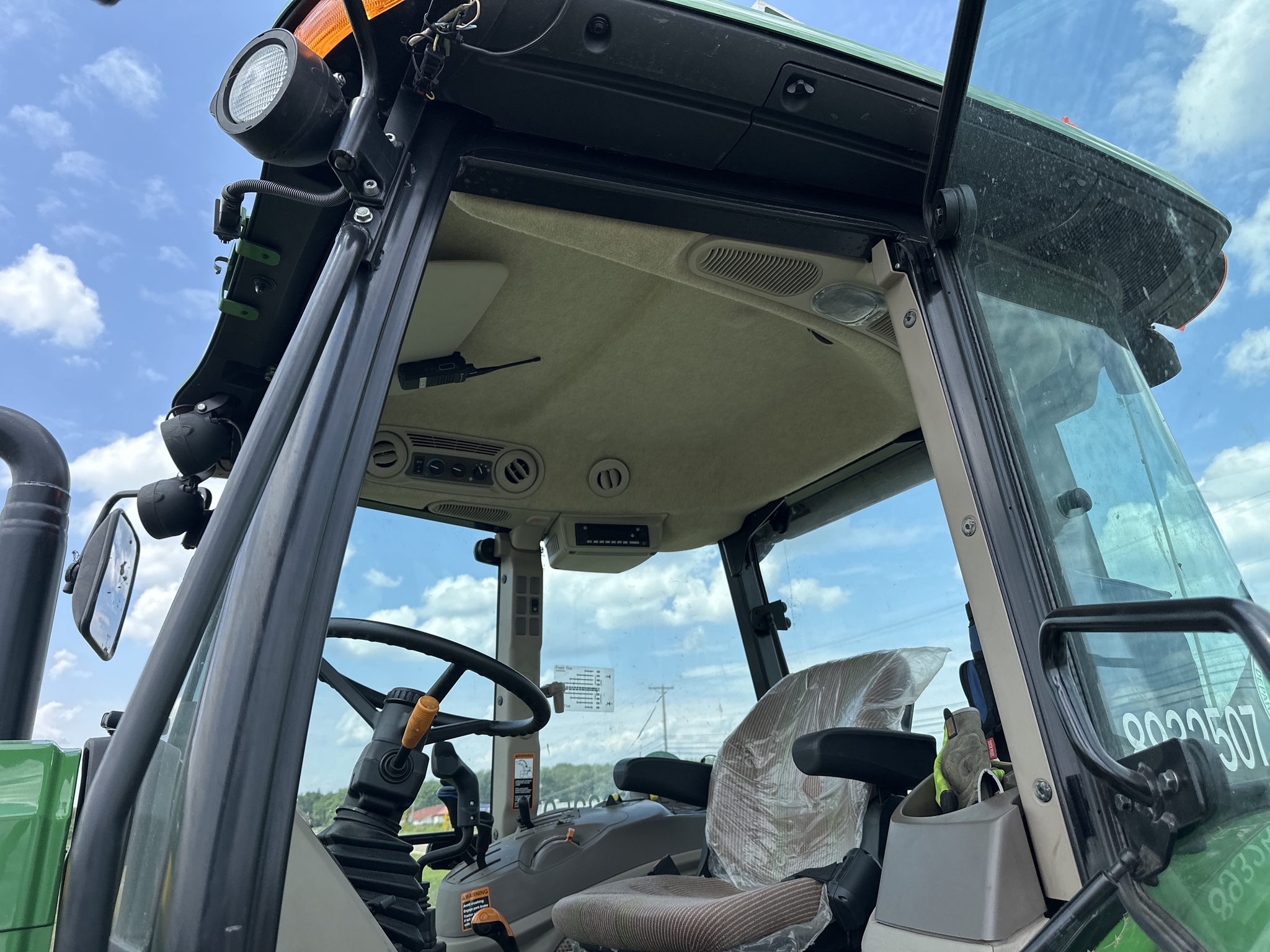 2023 John Deere 6120E Image 25
