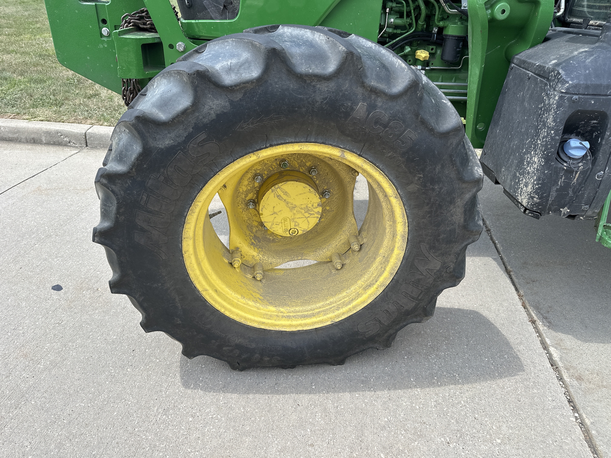 2023 John Deere 6120E Image 15