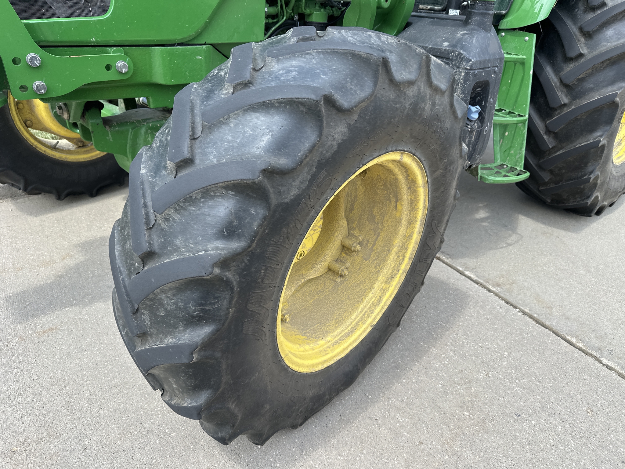 2023 John Deere 6120E Image 16