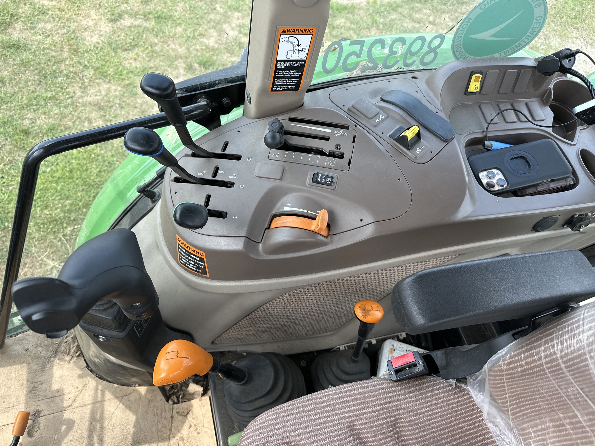 2023 John Deere 6120E Image 23