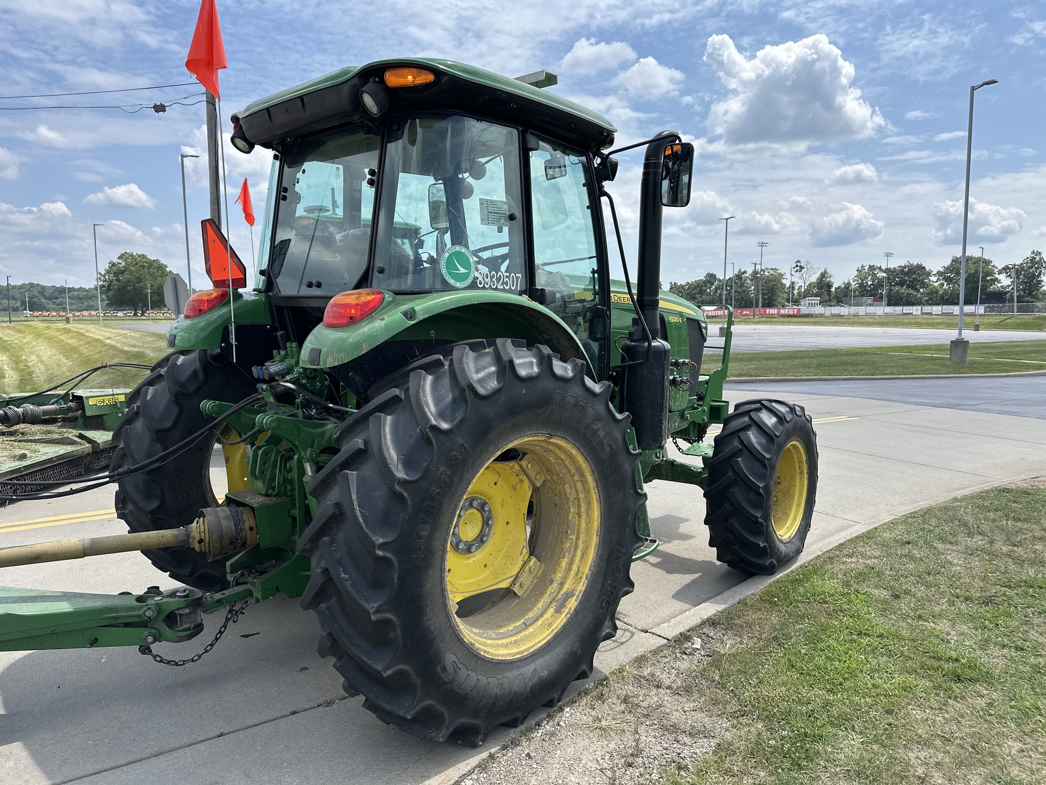 2023 John Deere 6120E Image 5