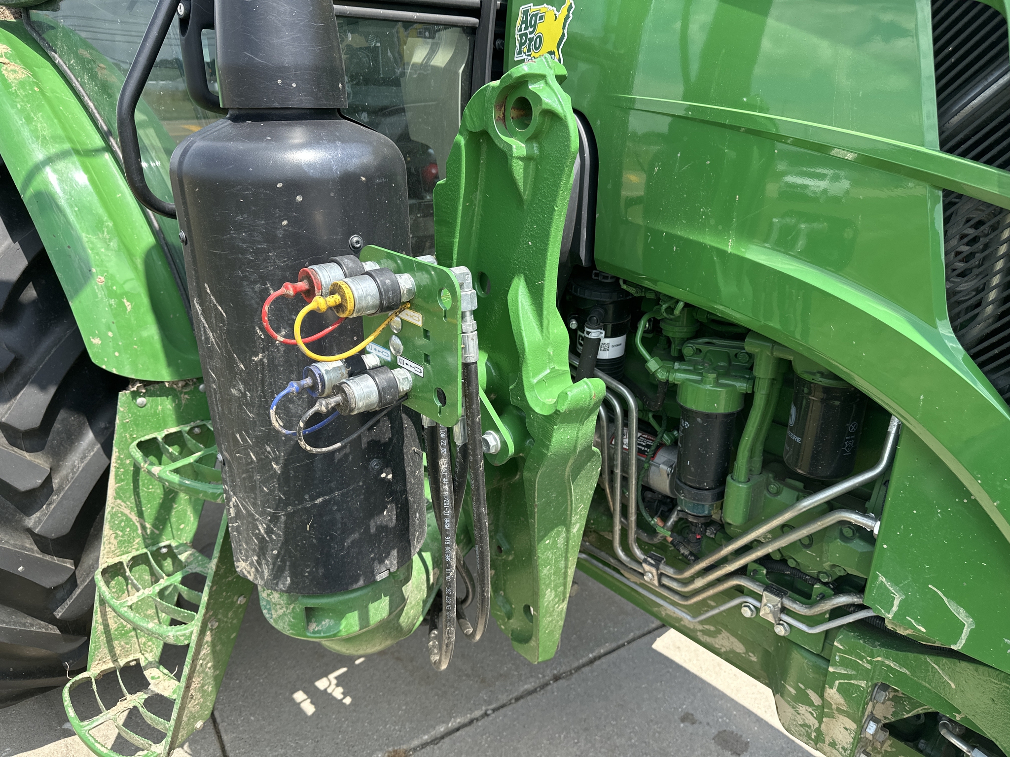 2023 John Deere 6120E Image 18