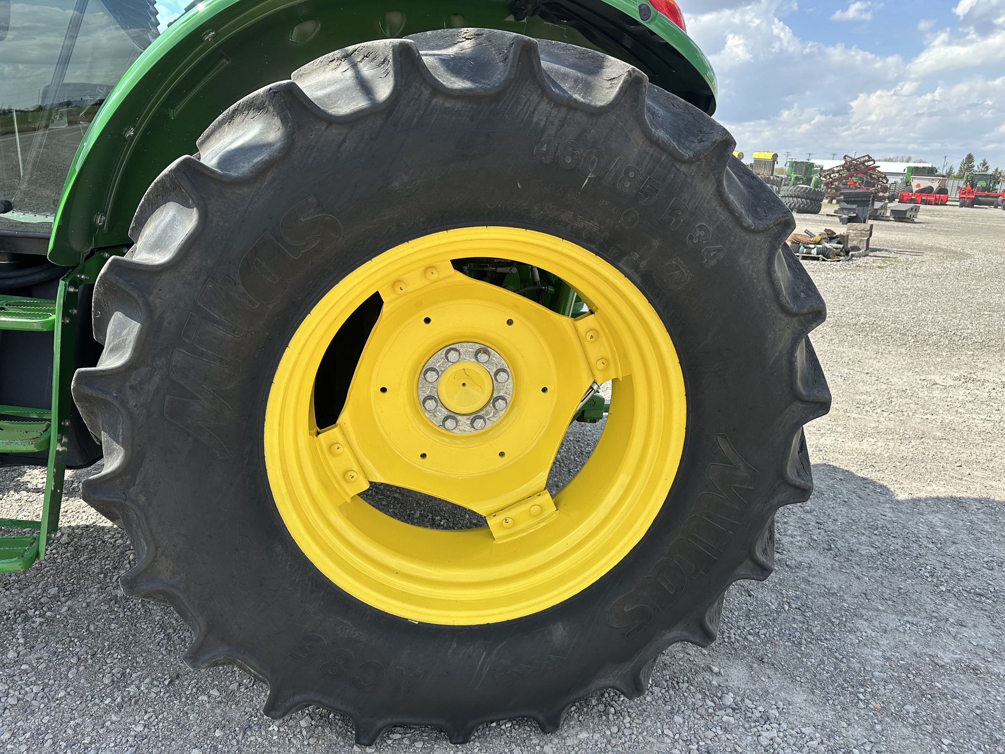 2023 John Deere 6120E Image 14