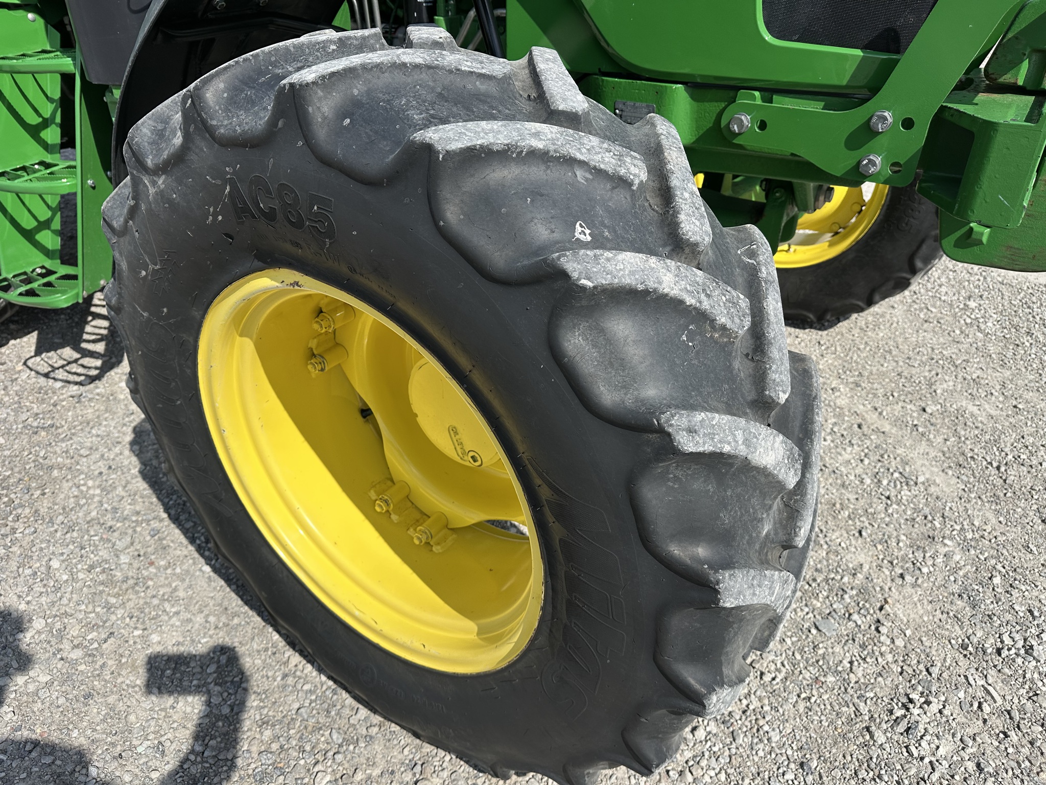2023 John Deere 6120E Image 11