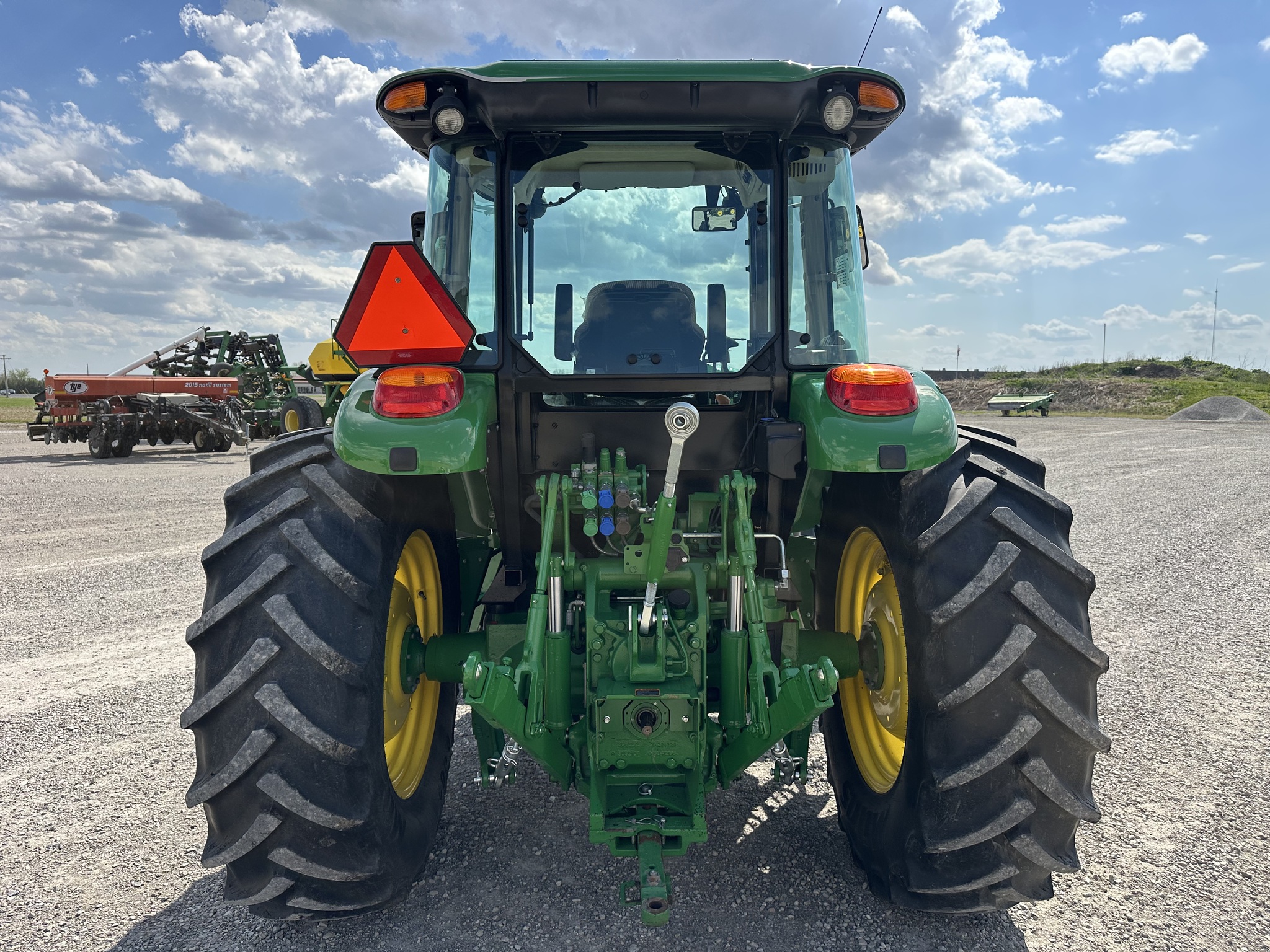 2023 John Deere 6120E Image 4