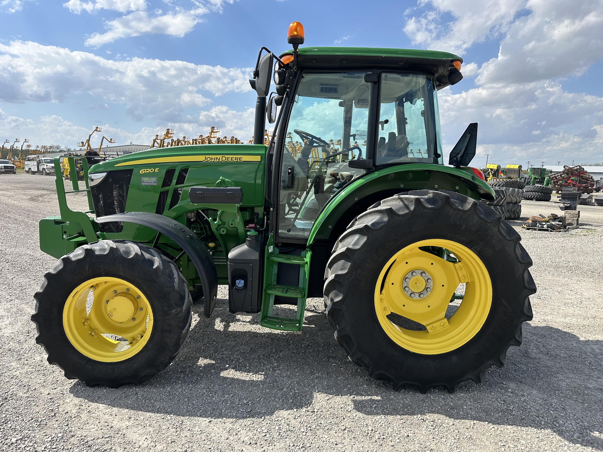 2023 John Deere 6120E Image 2