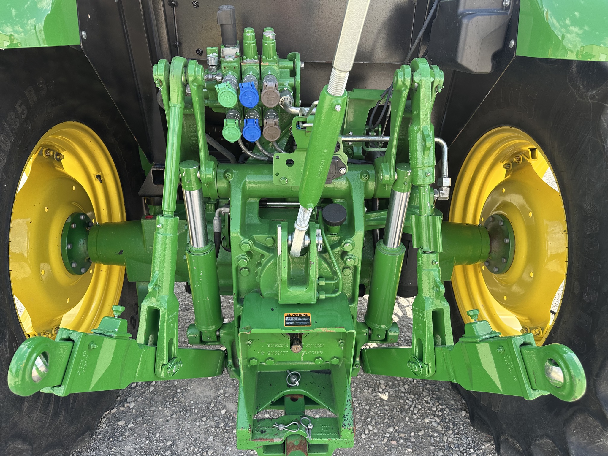 2023 John Deere 6120E Image 19