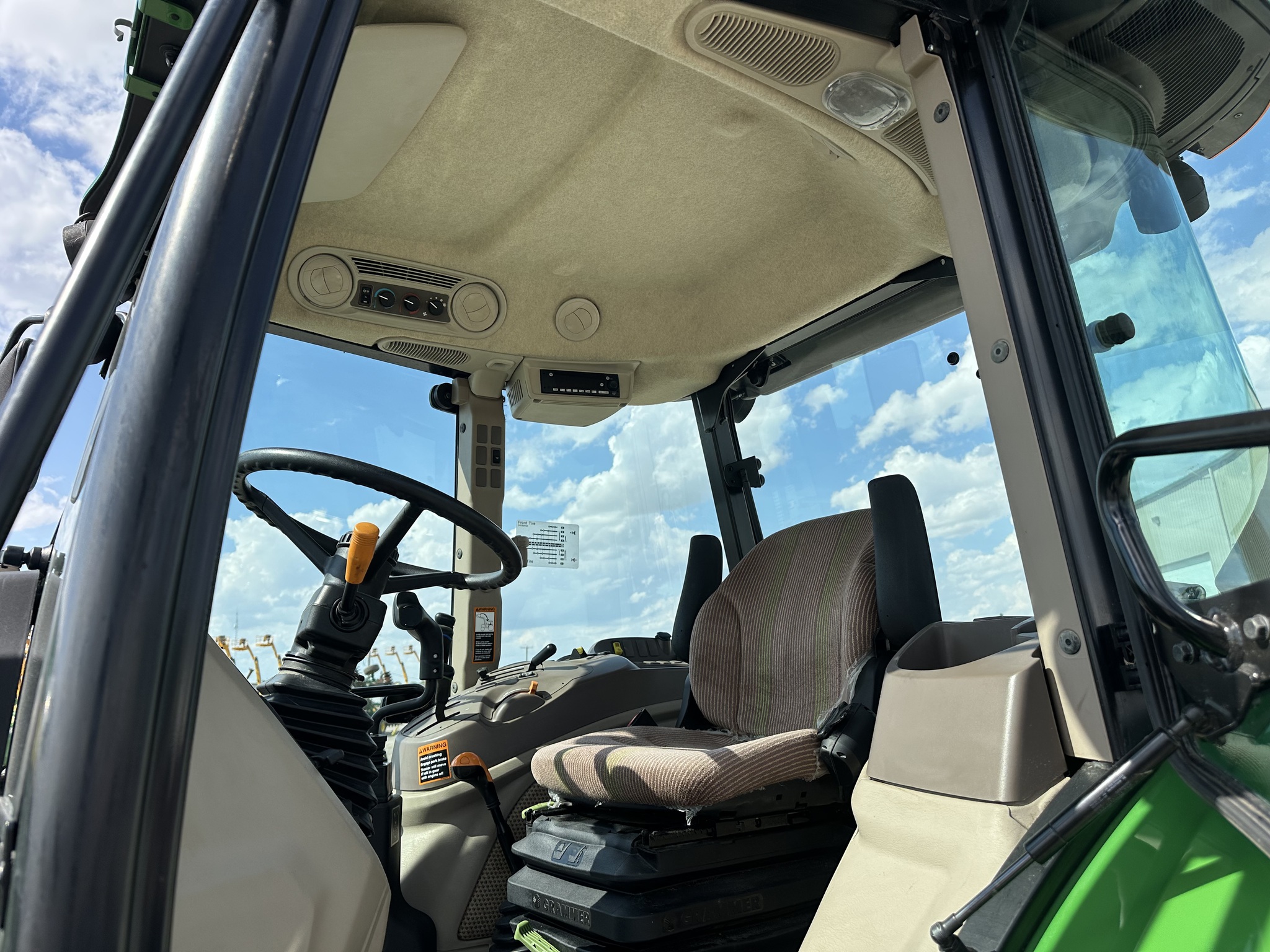 2023 John Deere 6120E Image 26