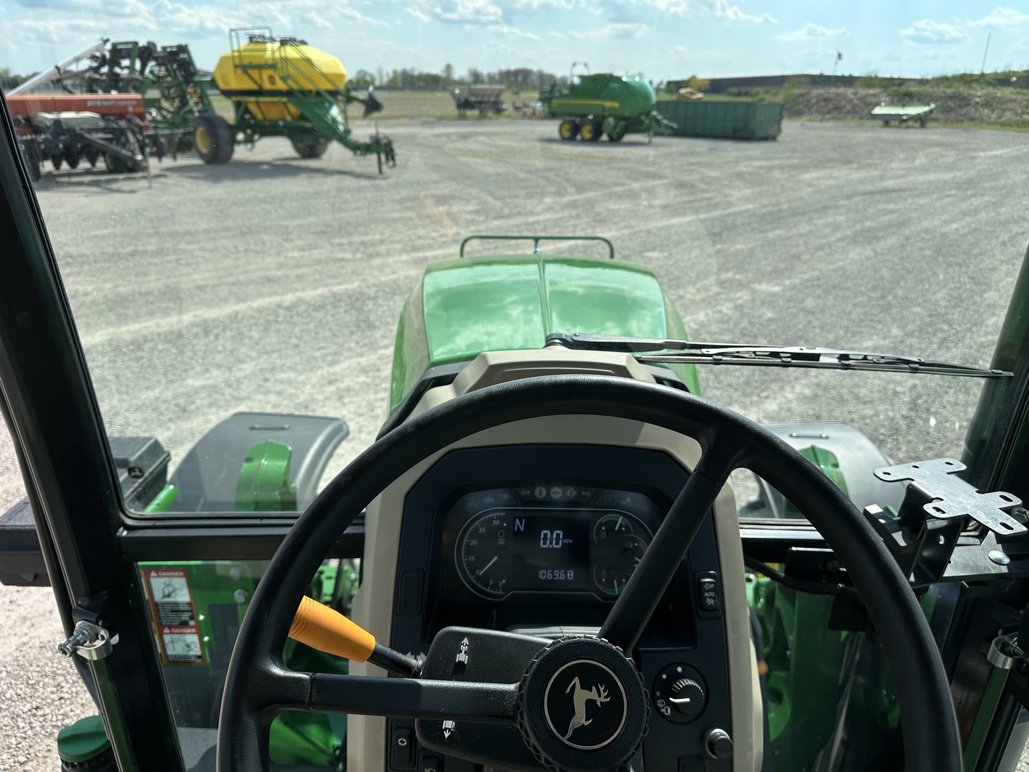 2023 John Deere 6120E Image 24