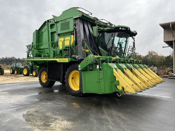 2023 John Deere CP770 Photo 1