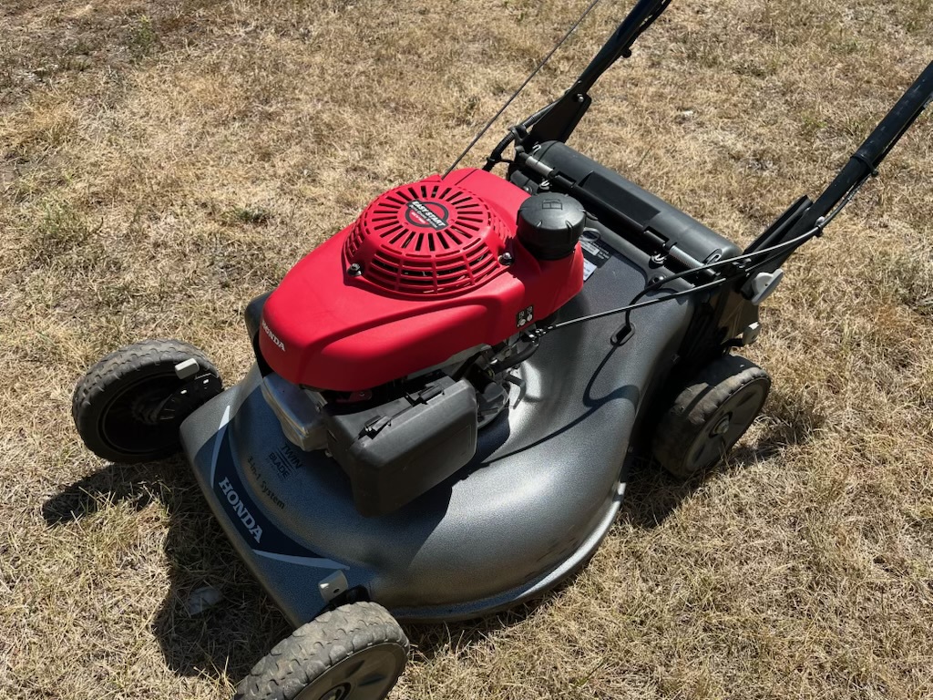 2018 Honda HRR216 Image 3