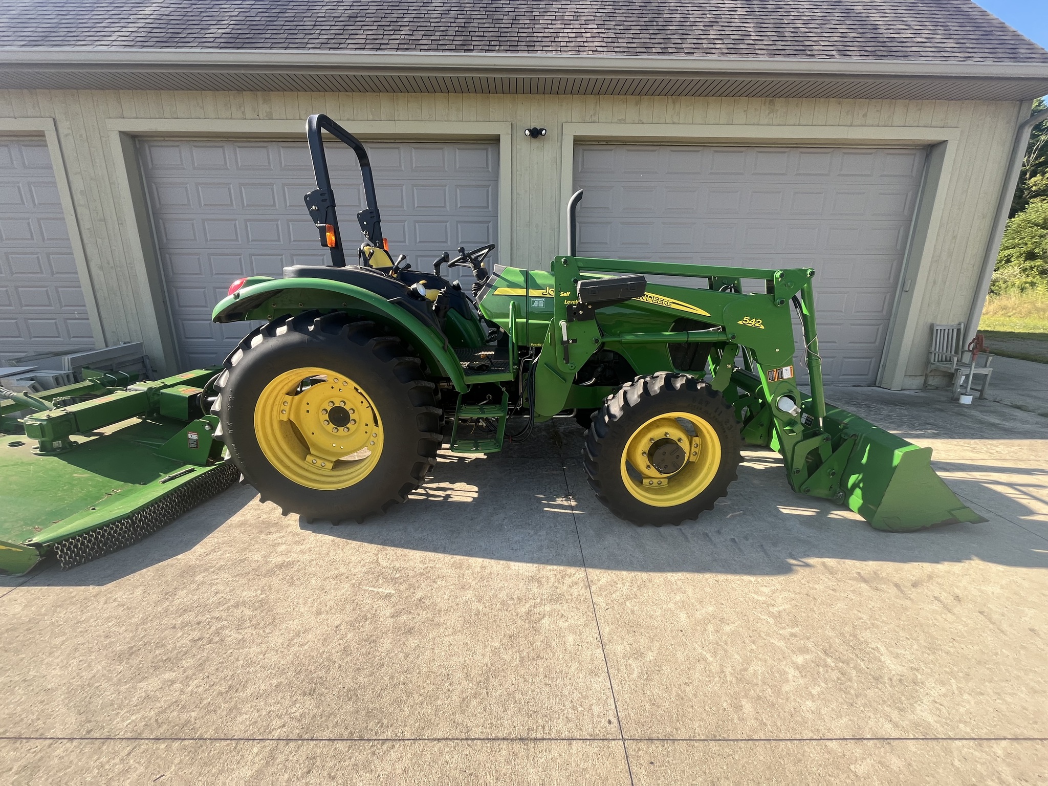 2008 John Deere 5425 Image 2