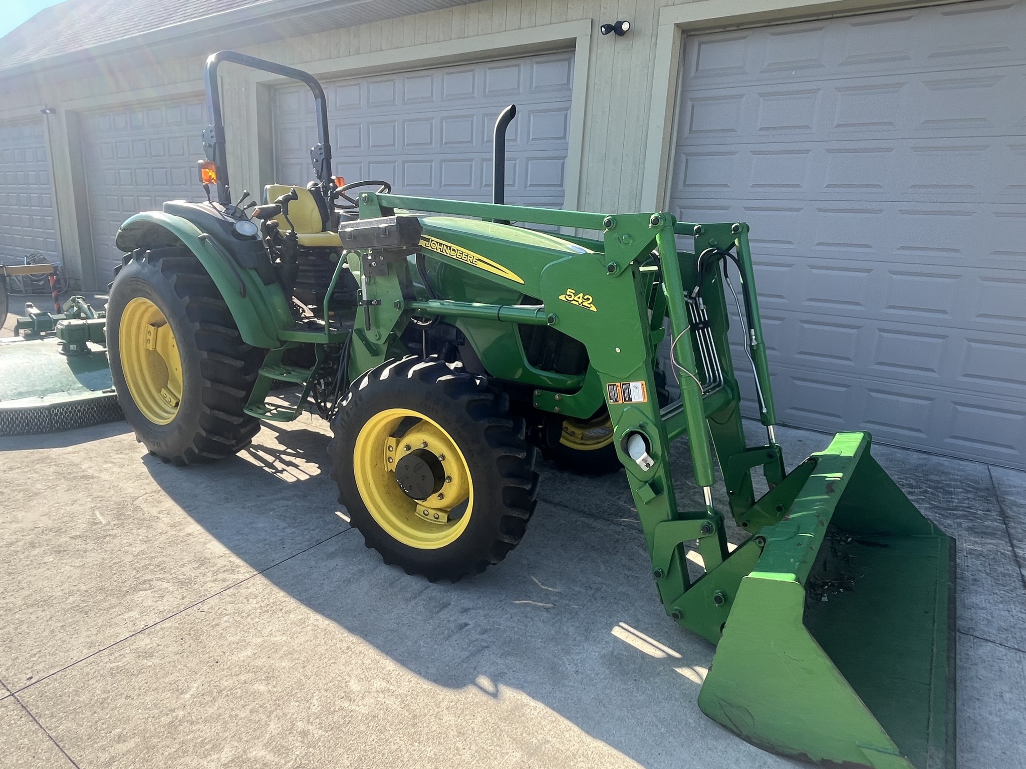 2008 John Deere 5425 Image 1