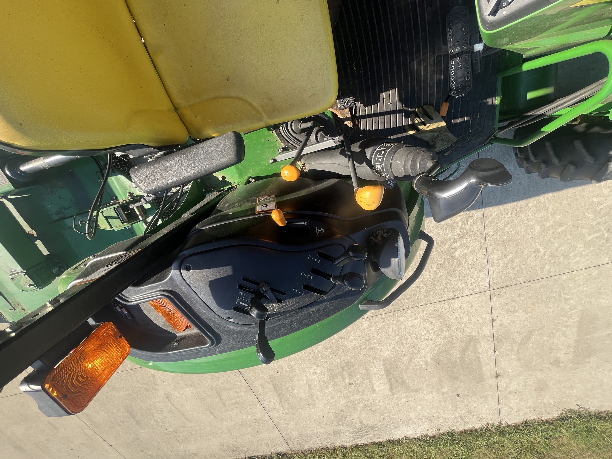 2008 John Deere 5425 Image 9