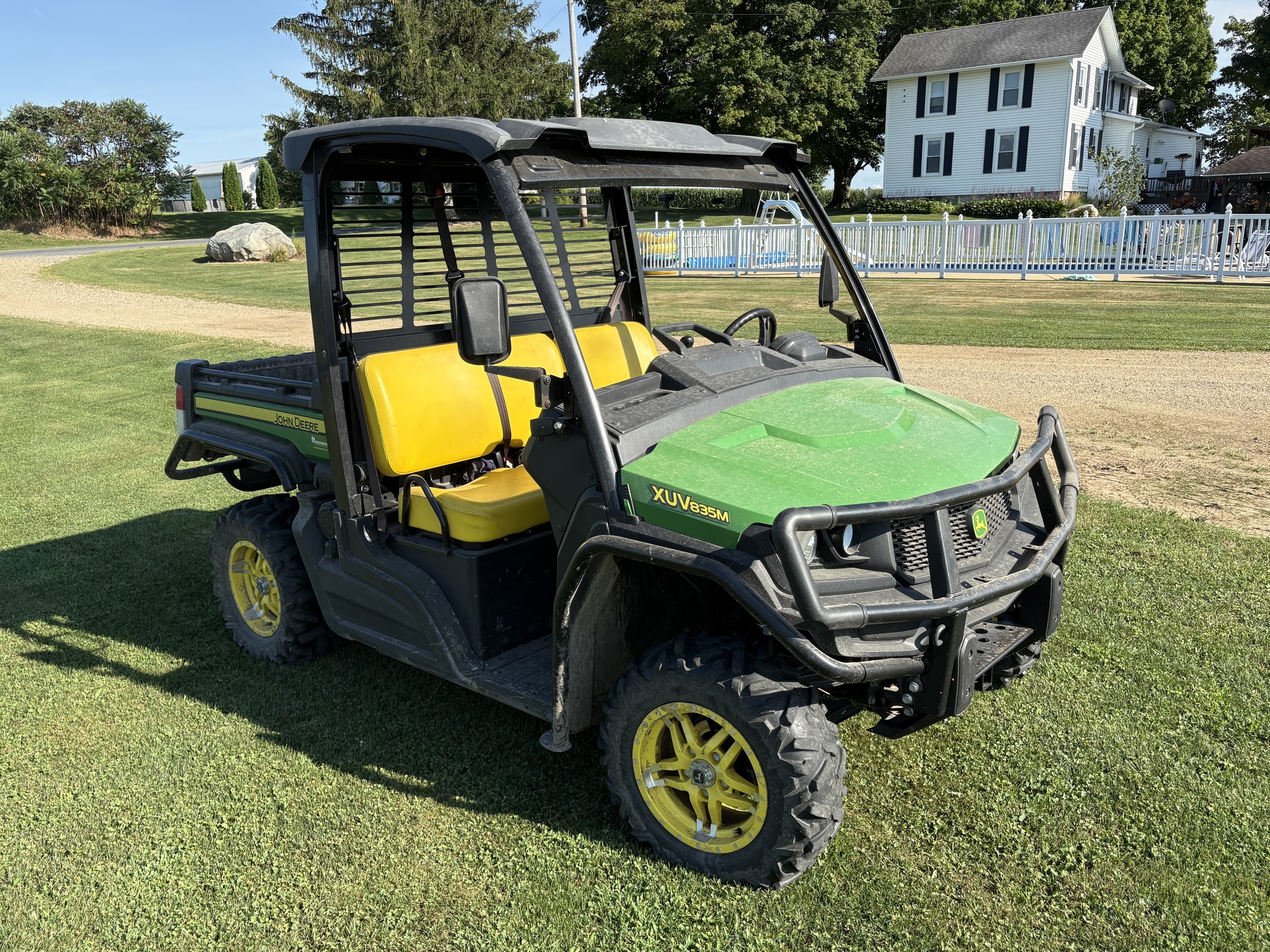 2019 John Deere XUV 835M Image 1