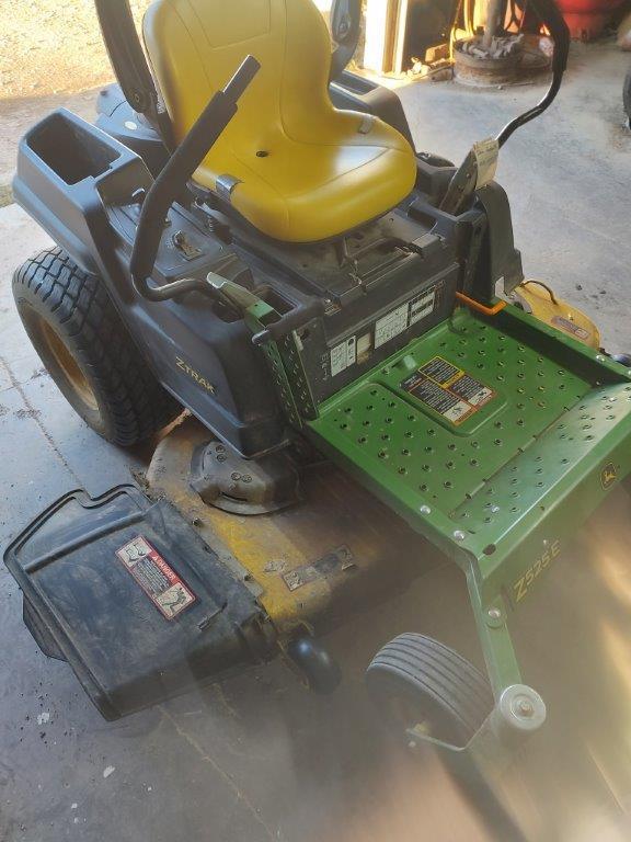 2019 John Deere Z525E