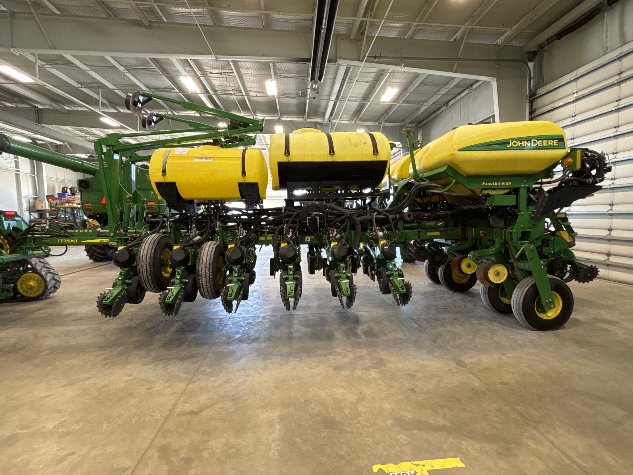 Used 2016 John Deere 1775NT Planters: Drawn at Koenig Equipment in Greenville, OH - PhotoXL5