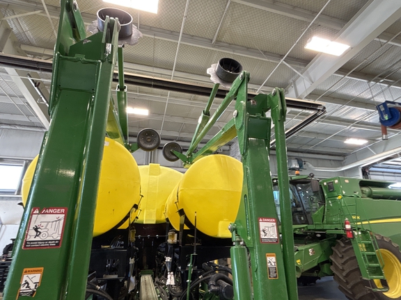 Used 2016 John Deere 1775NT Planters: Drawn at Koenig Equipment in Greenville, OH - Photo12