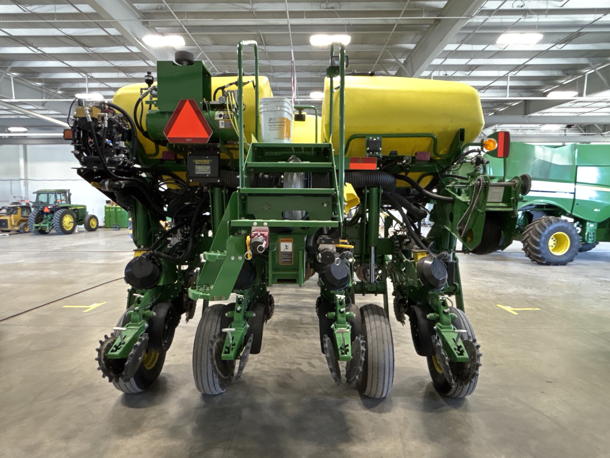 Used 2016 John Deere 1775NT Planters: Drawn at Koenig Equipment in Greenville, OH - PhotoXL3