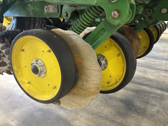 Used 2016 John Deere 1775NT Planters: Drawn at Koenig Equipment in Greenville, OH - Photo15