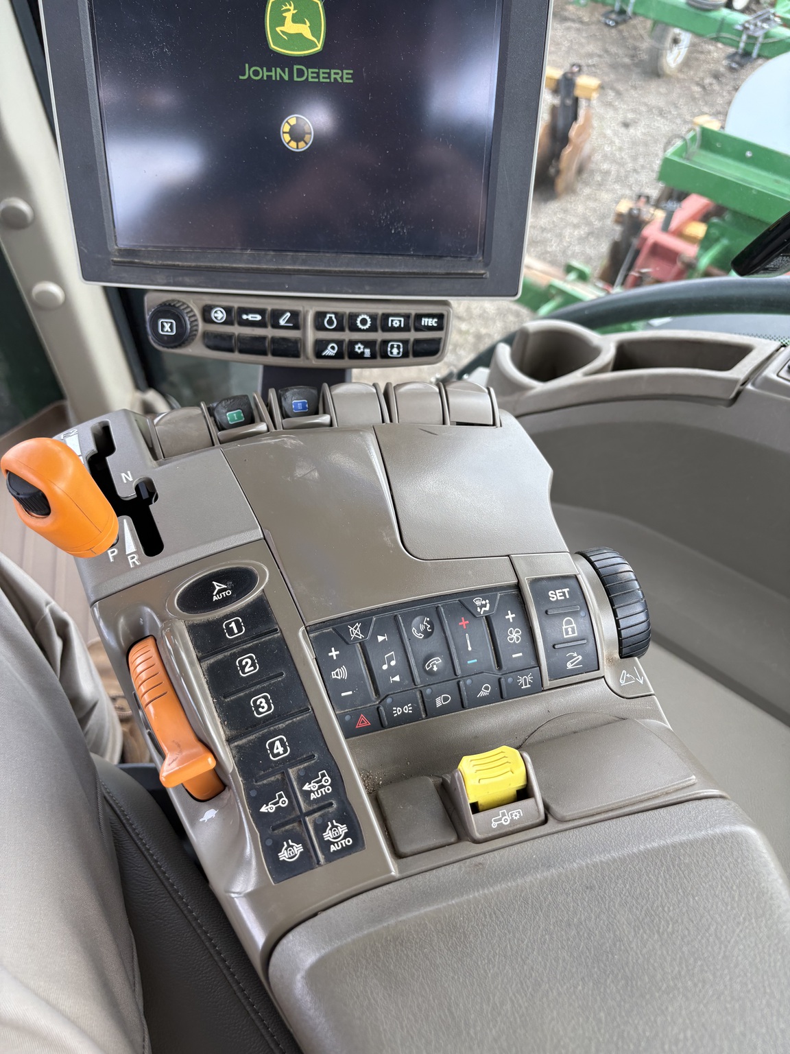 2020 John Deere 8R 310 Image 7