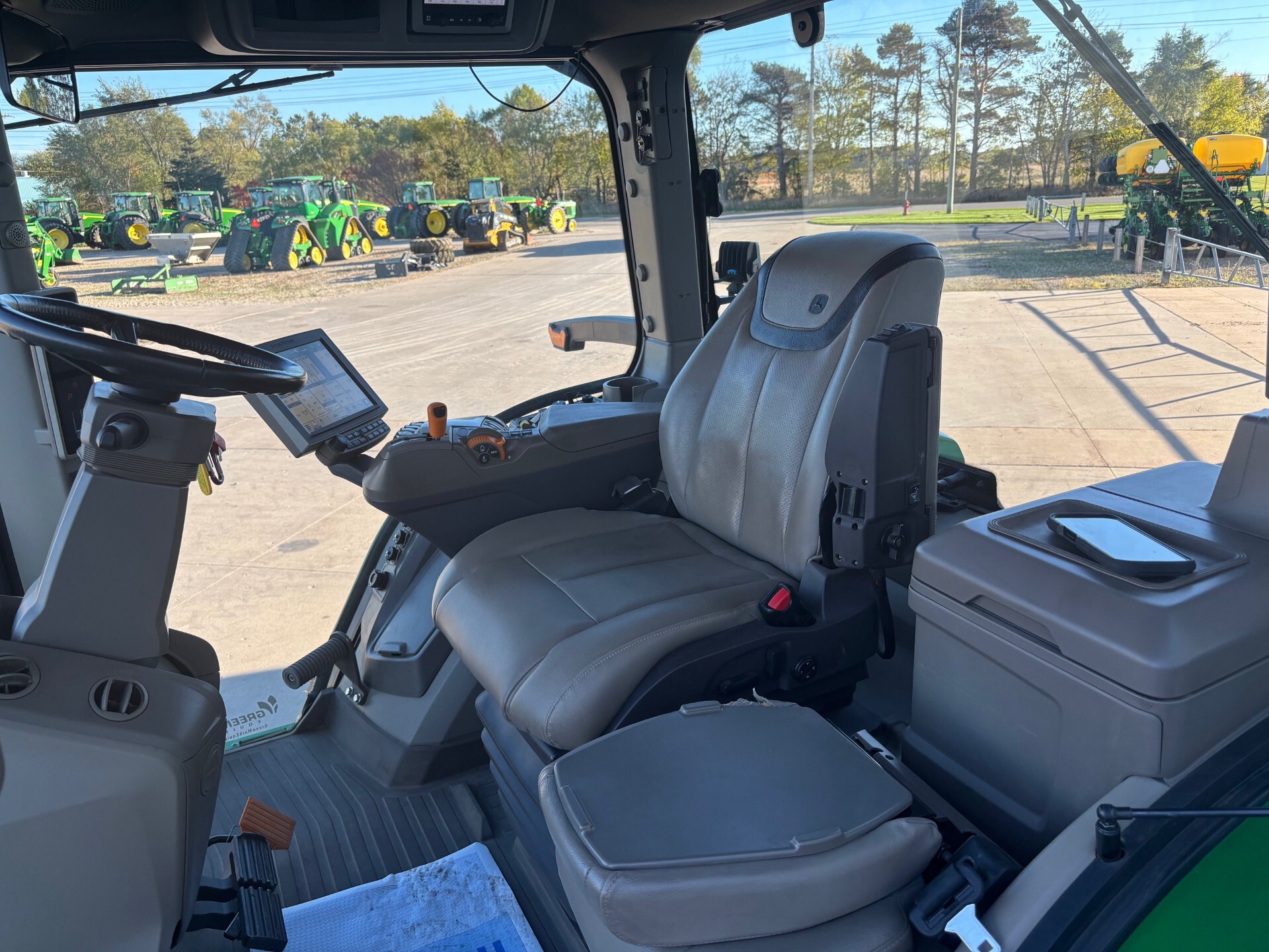 2020 John Deere 8R 310 Image 10