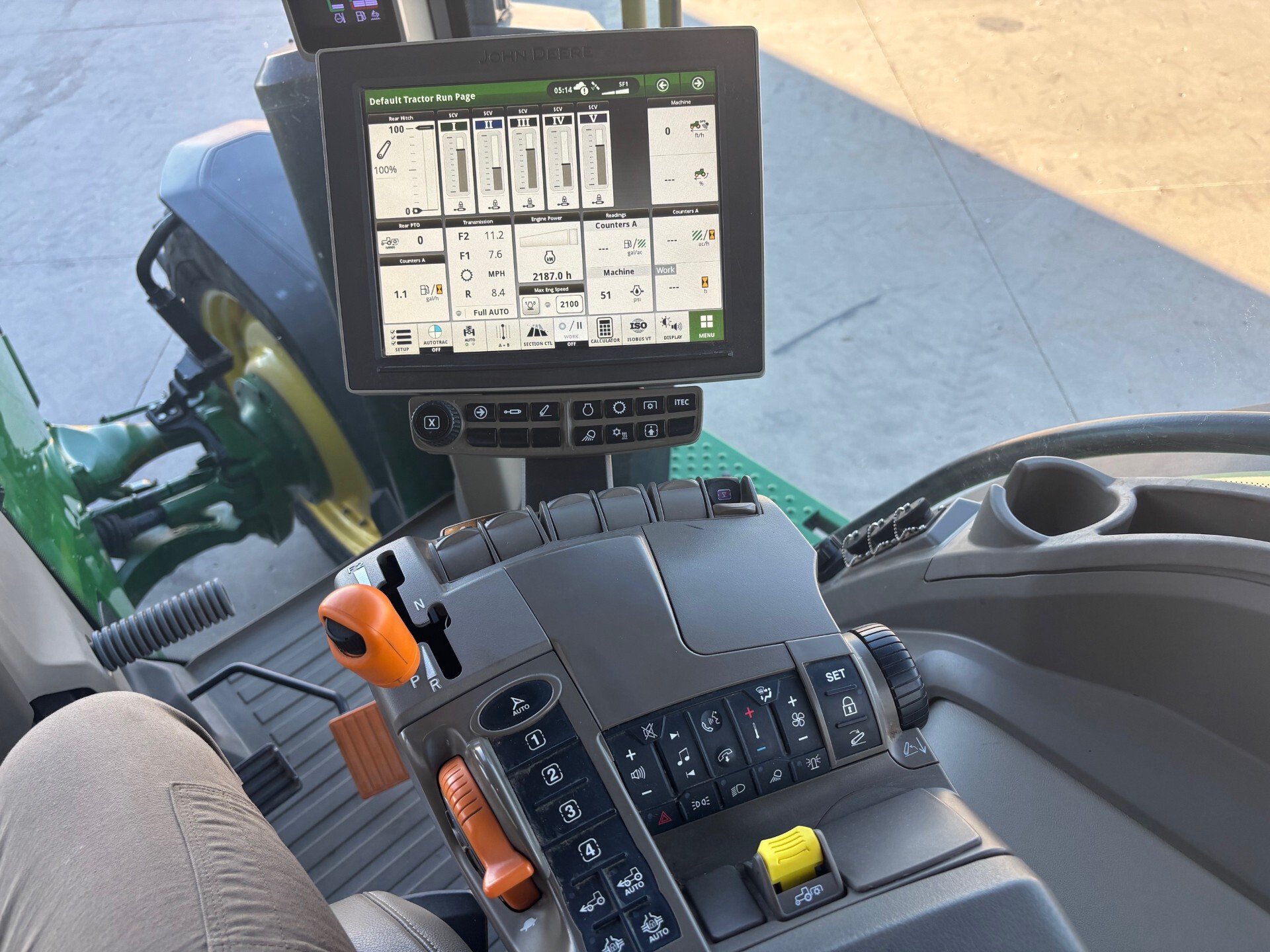 2020 John Deere 8R 310 Image 11