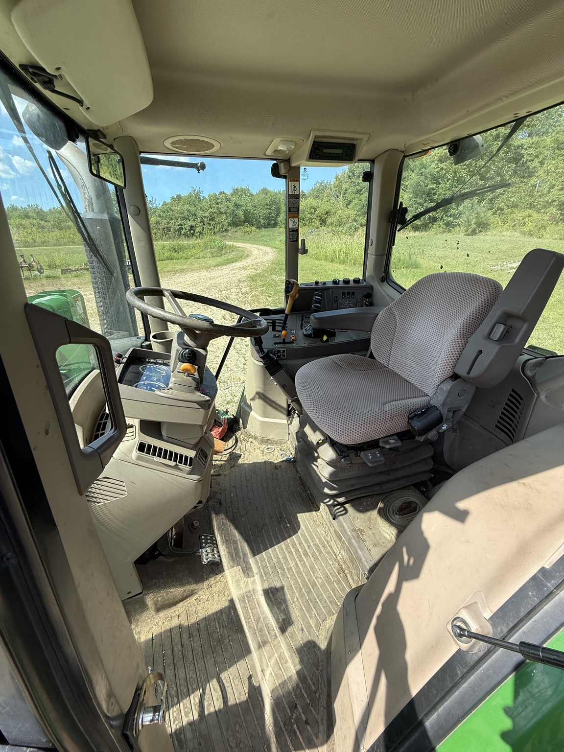 2014 John Deere 6140M Image 5