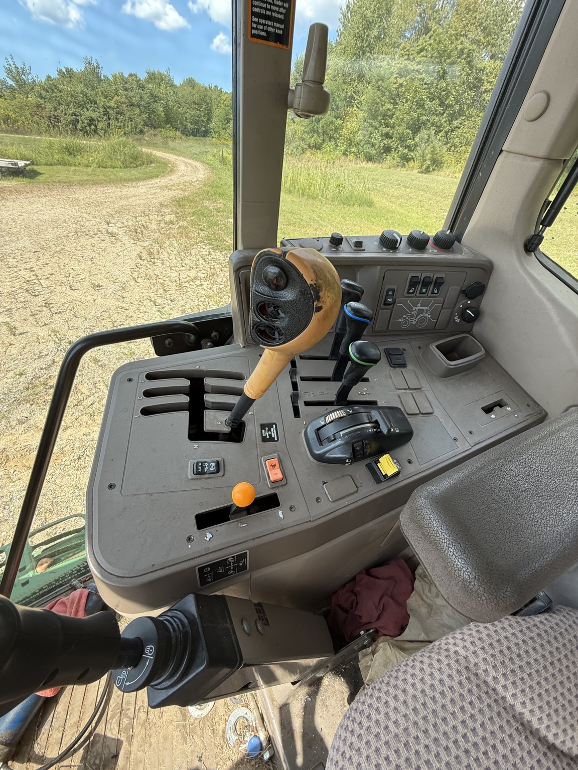 2014 John Deere 6140M Image 6