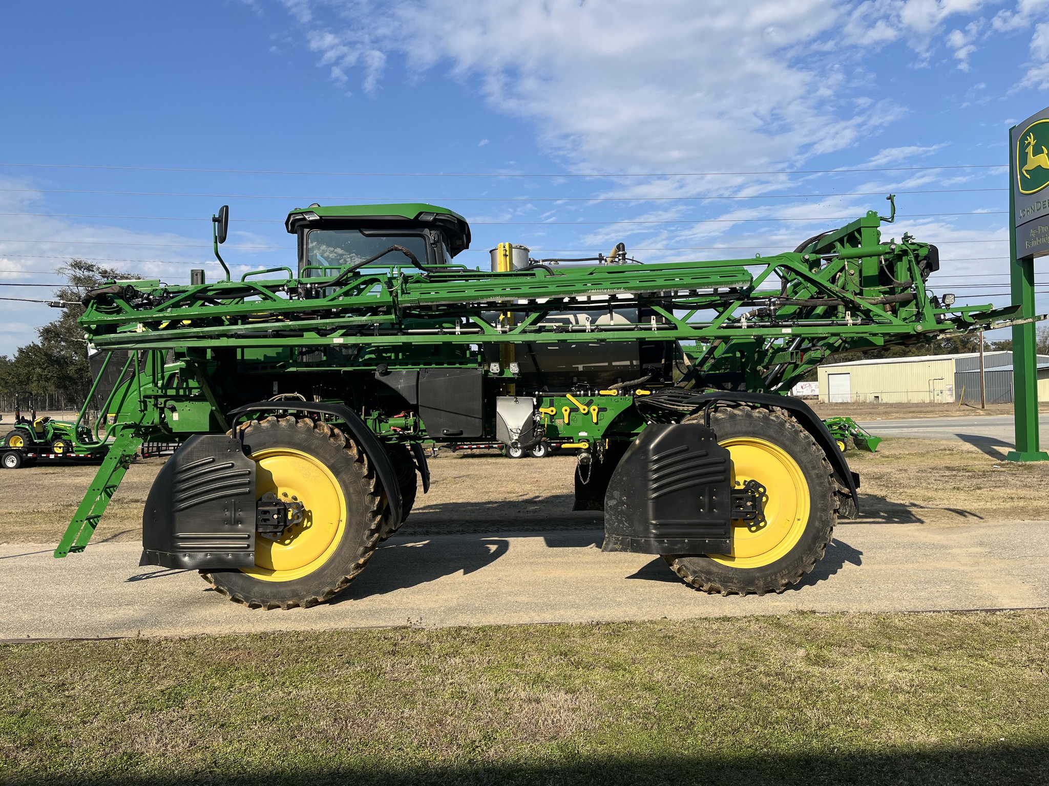 2025 John Deere 410R Image 5
