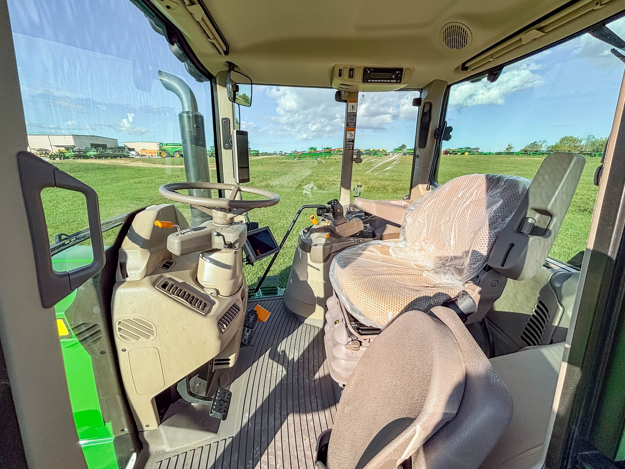 Used 2022 John Deere 6140M Row Crop Tractors at Koenig Equipment in Anna, OH - PhotoXL27