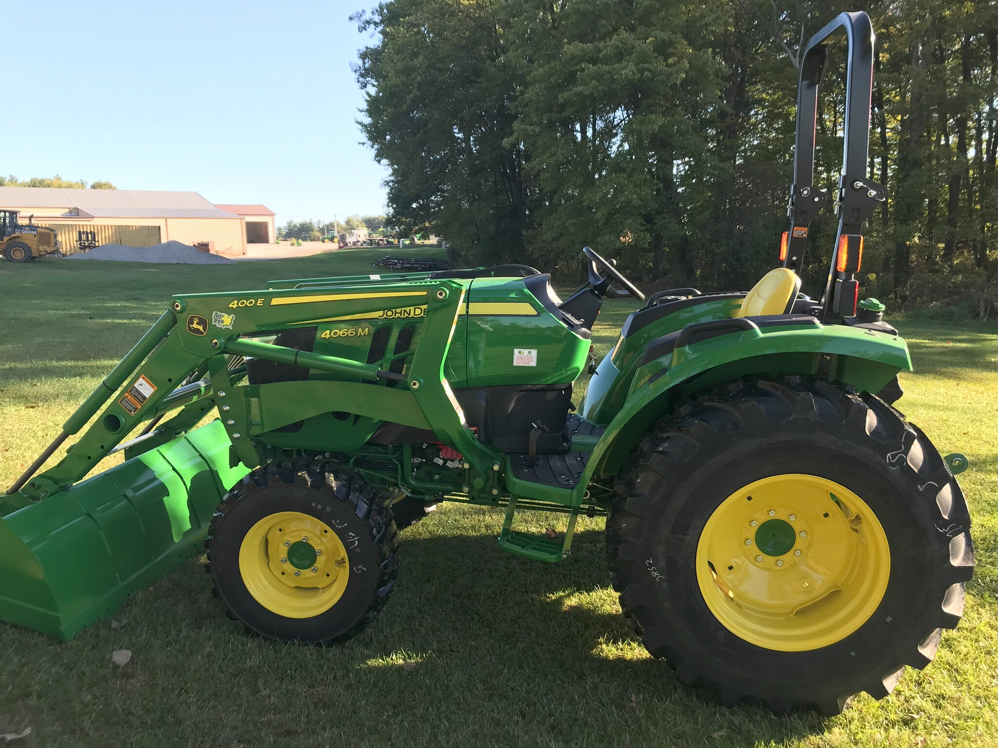 2025 John Deere 4066M Image 9