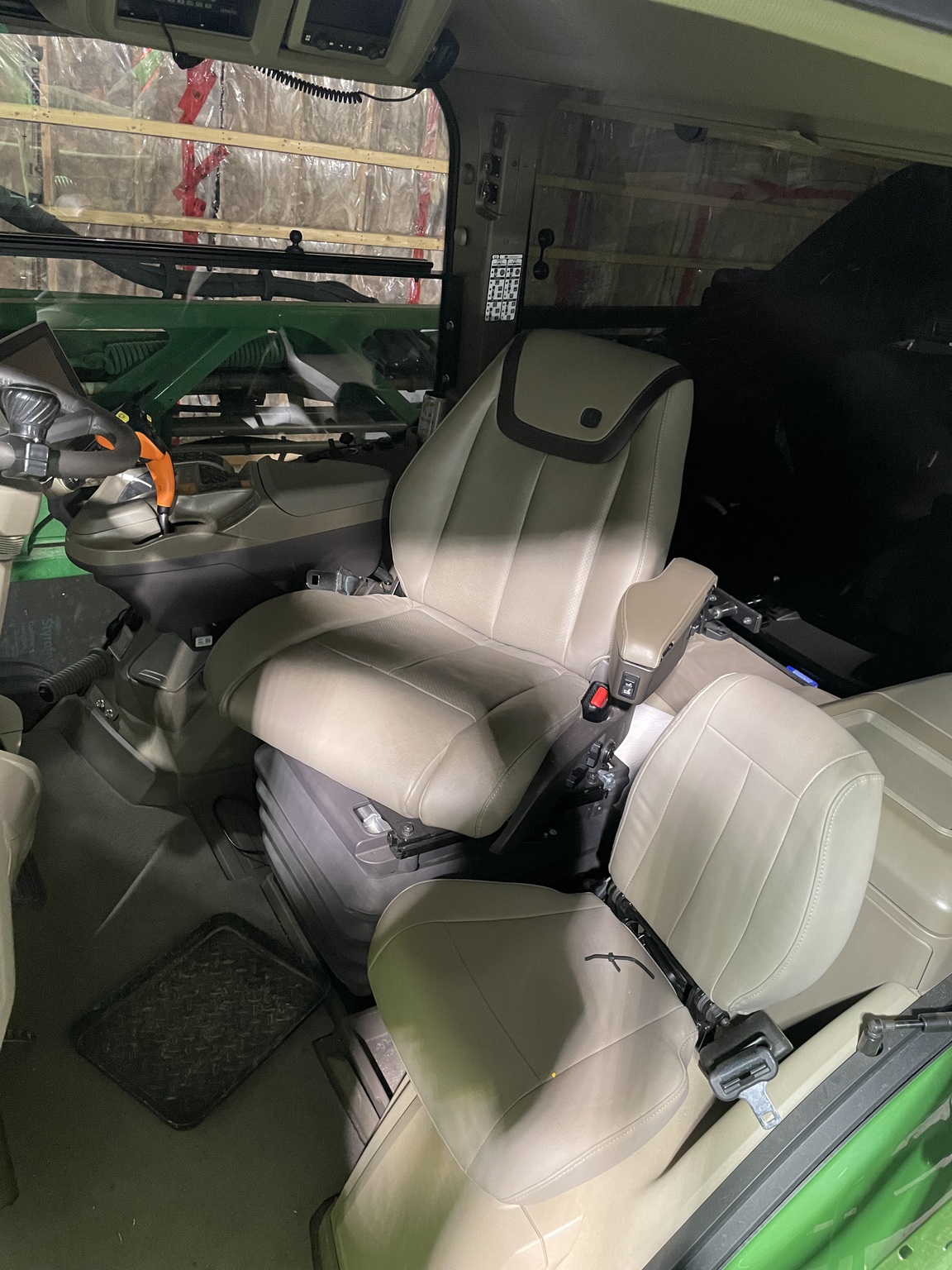 2024 John Deere 412R Image 9